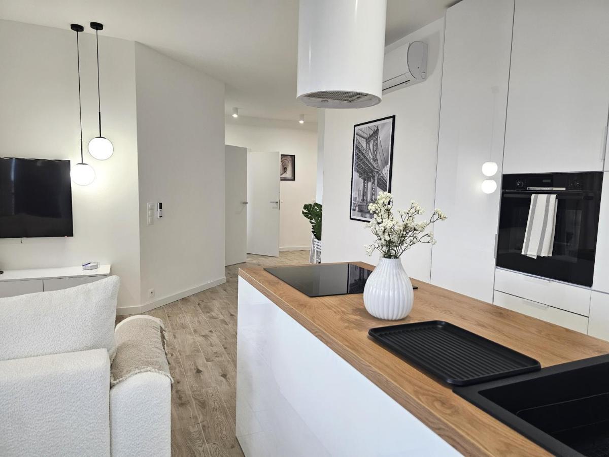Urban Apartments Luxury Skyline Sokolska Towers 30A, 2 Free Garages, Gym & Sauna, Self Check-In 카토비체 외부 사진